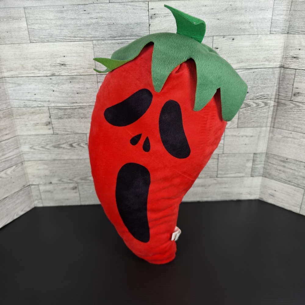 Ghost Face SCREAM Red Crazy Chili Pepper Plush Stuffed Big T Toys & Sports